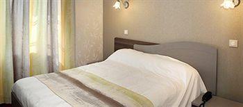 Hotel Auberge De La Bonde Logis Ланже Екстериор снимка