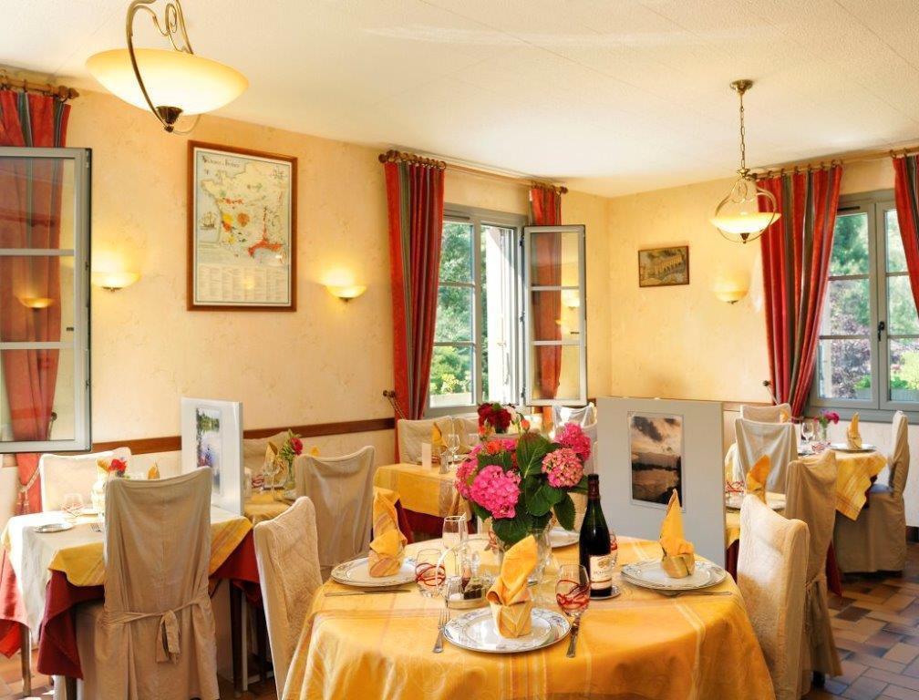 Hotel Auberge De La Bonde Logis Ланже Екстериор снимка