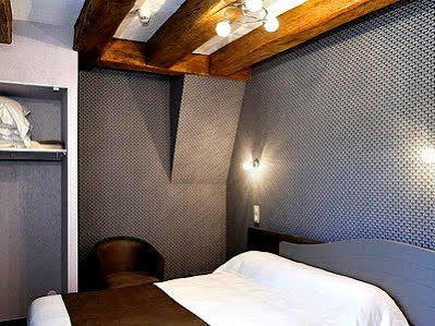Hotel Auberge De La Bonde Logis Ланже Екстериор снимка