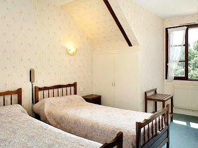 Hotel Auberge De La Bonde Logis Ланже Екстериор снимка